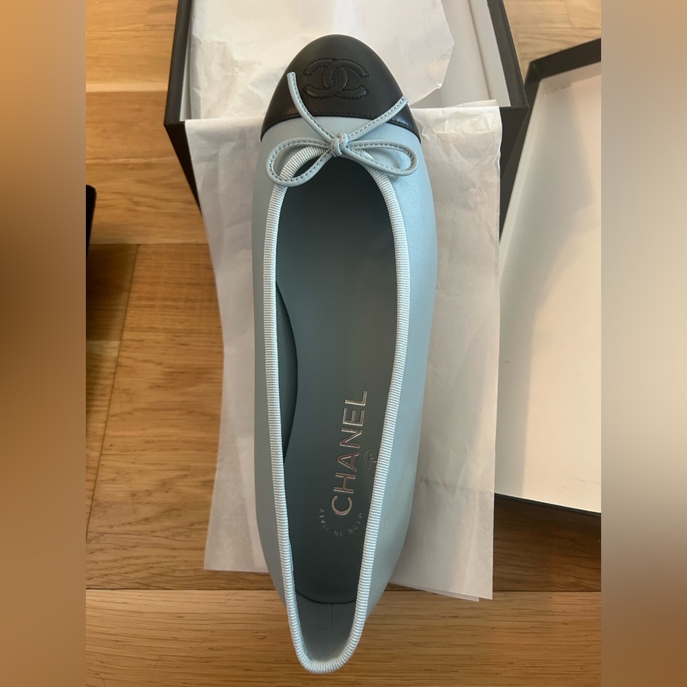 Chanel baby blue lambskin flats. Super rare. Size 38.5, fit US 8. New in box!